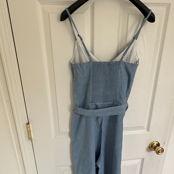 Banana Republic, Jumpsuit, button style, belted, cropped leg, Blue, Size 0 - Picture 4 of 10